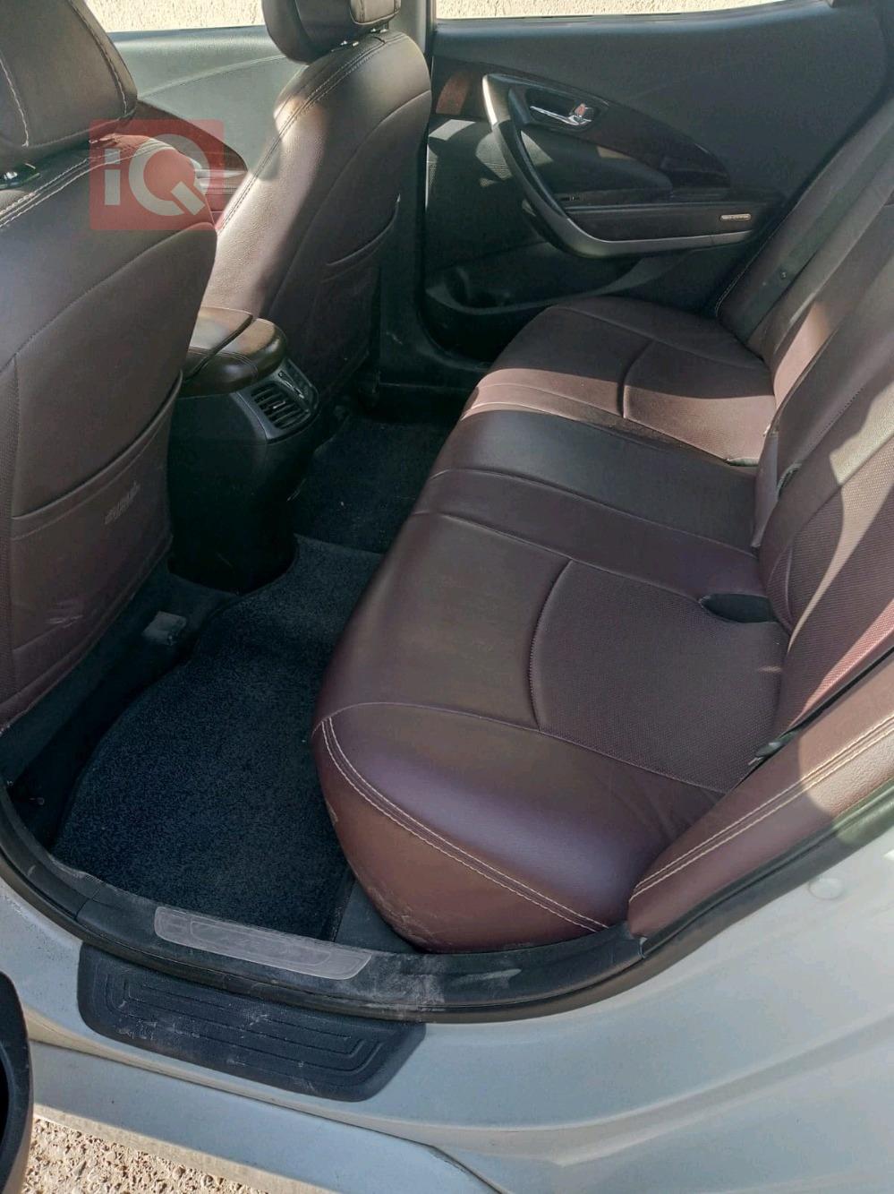 هيونداي أزيرا